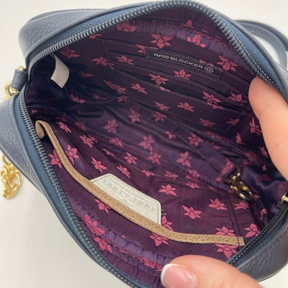 New Anuschka Hand Painted Leather RFID Camera Crossbody Bag Magical Wings - Picture 6 of 13